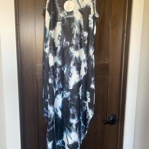 Black and White Tie-Dye Maxi Dress